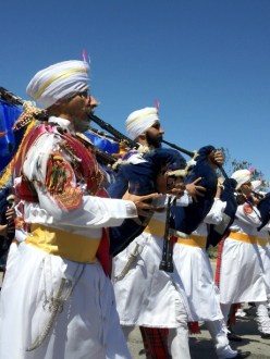 Malaysian Sikh band performs at the Nagar Kirtan in San Jose, CA (source: twitter user @i5jabi)