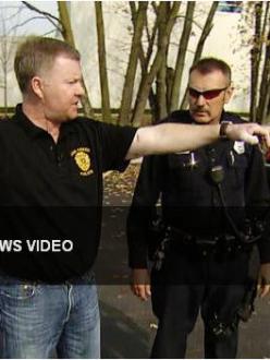 Oak Creek Police Lt. Brian Murphy and Officer Sam Lenda recall the shooting at the Oak Creak, Wisconsin, Gurdwara in August (source: CBS News)