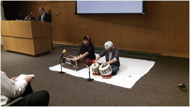 Hardeep (left) and Simran Darar (right) perform kirtan at the Sikh Education and Awareness Conference in Fort Wayne, Indiana, earlier this month. Photo by Lori Way.