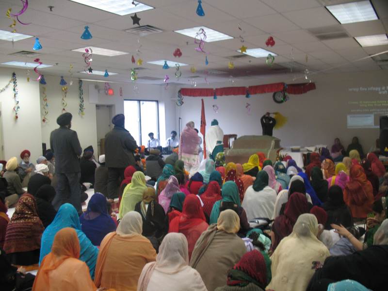 Akhand path Service at the Gurdwara of Delaware. (source: Gurdwara of Delaware) <em>Akhand path</em> service at the Gurdwara of Delaware. (source: Gurdwara of Delaware)
