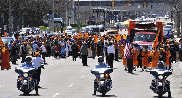 The annual Sikh Day Parade gets under way Saturday on Grand Avenue in Lansing, Michigan. (source: Robert Killips | Lansing State Journal)