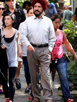 Actor Sir Ben Kingsley on the set of the forthcoming film "Learning to Drive" in Brooklyn, New York. (Source: The Daily Mail)